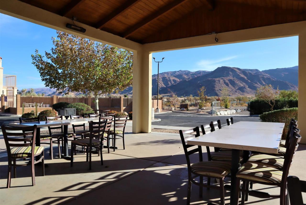 Oasis Inn And Suites 29 Palms Hotel Joshua Tree National Park トウェンティナイン・パームズ エクステリア 写真
