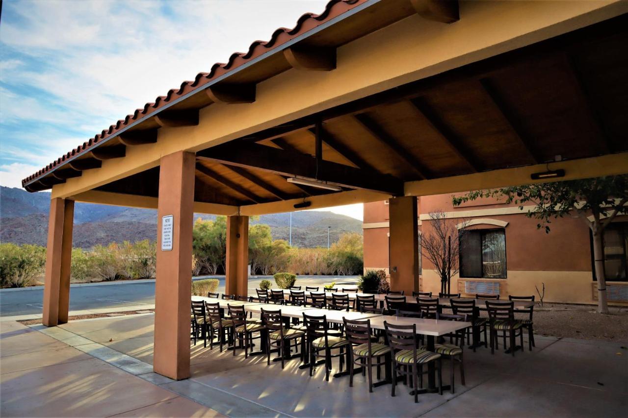 Oasis Inn And Suites 29 Palms Hotel Joshua Tree National Park トウェンティナイン・パームズ エクステリア 写真